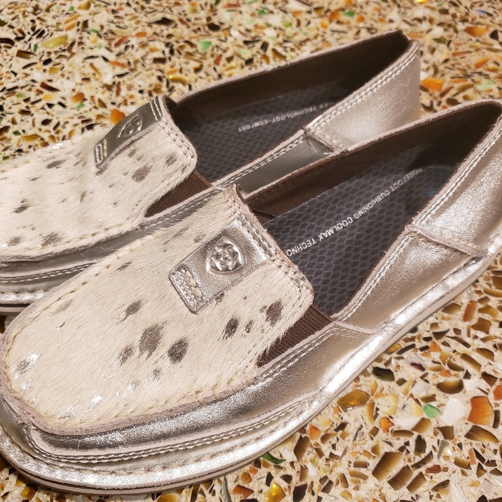 Ariat cruisers